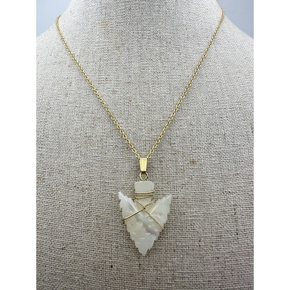 Vintage Gold Plated Mother Of Pearl Arrowhead Pendant Necklace 16”